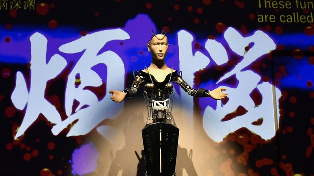 idninata-na-budizmot-japonki-hram-ima-robot-sveshtenik-05.jpg