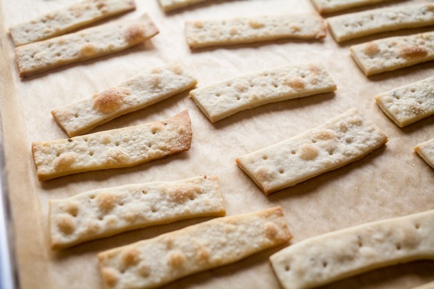 10-zdravi-uzhini-shto-mozhete-da-gi-chuvate-vo-fiokata-od-rabotnata-masa-07.jph.jpg