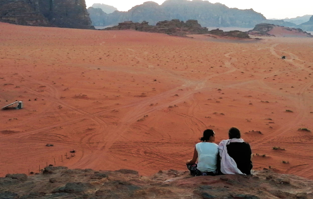 Spienje so beduini safari tura pesocni dini i kamili vo misticnata pustina wadi rum 1