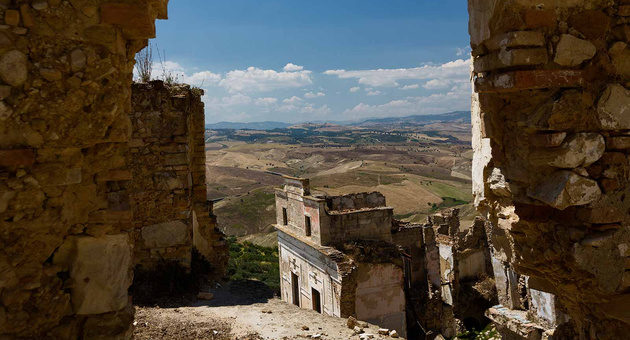 Italijanski grad na duhovi Cudno mesto koe se naoga na posebna lista 02