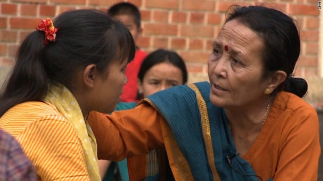 majka-tereza-od-nepal-zhenata-koja-spasila-nad-18000-zhrtvi-na-trgovija-so-lugje-04.jpg