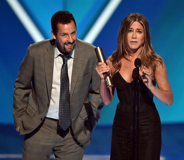 emotivniot-govor-na-jennifer-aniston-po-dobienata-nagrada-na-peoples-choice-awards-video-02.jpg