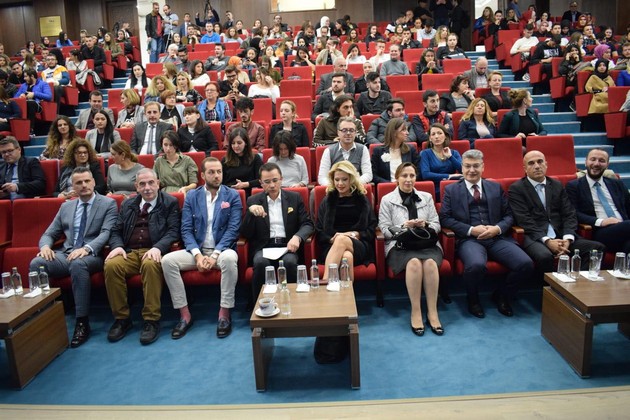 erden-sarach-nasmevkata-na-liceto-e-najvazhna-za-zdrav-i-dolg-zhivot-03.jpg