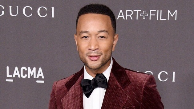 john-legend-proglasen-za-najseksi-mazh-na-godinata-kakva-e-reakcijata-na-krisi-02.jpg