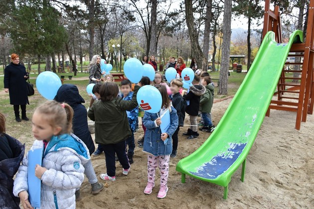 pakomak-i-shparkase-banka-so-donacija-za-pobednikot-na-konkursot-naj-eko-gradonachalnik-02.jpg