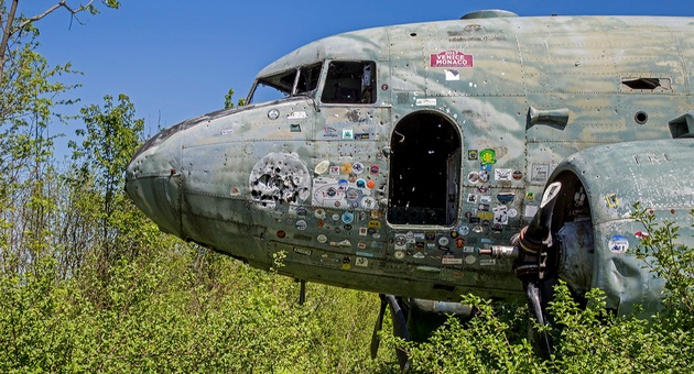 Tajnata voena baza i podzemen aerodrom go krijat 02