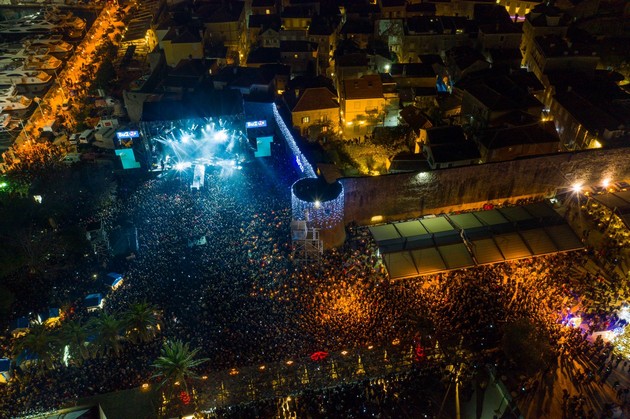 budva-ushte-ednash-se-pokazha-kako-najdobra-novogodishna-detinacija-foto-04.jpg