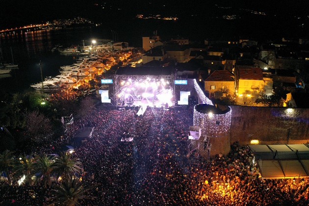 budva-ushte-ednash-se-pokazha-kako-najdobra-novogodishna-detinacija-foto-07.jpg