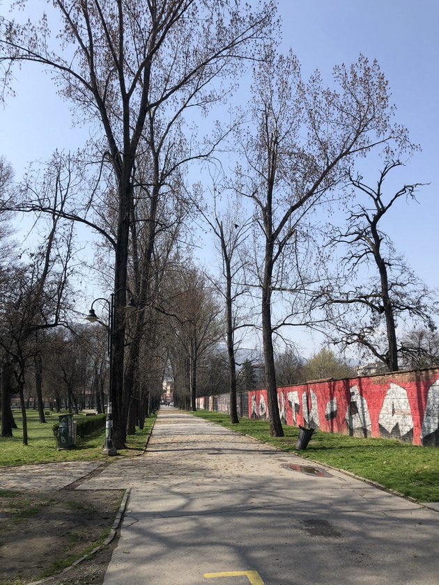 gradskiot-park-vo-skopje-vo-ova-nedelno-soncevo-utro-foto01_1.jpg