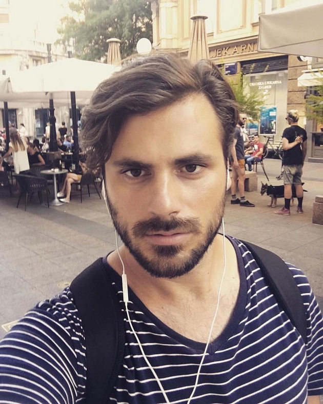 stjepan-hauser-od-2cellos-hrvatskiot-zavodnik-chii-videa-se-viralen-hit-06.jpg