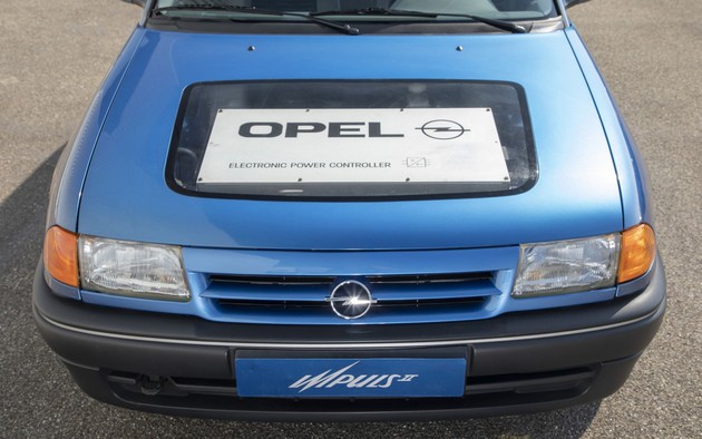 dolga-tradicija-na-elektrichni-avtomobili-na-opel-02.jpg