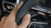 noviot-kia-sorento-gi-eliminira-slepite-tochki-na-vozachot-so-pomosh-na-digitalnata-instrument-tabla4.gif