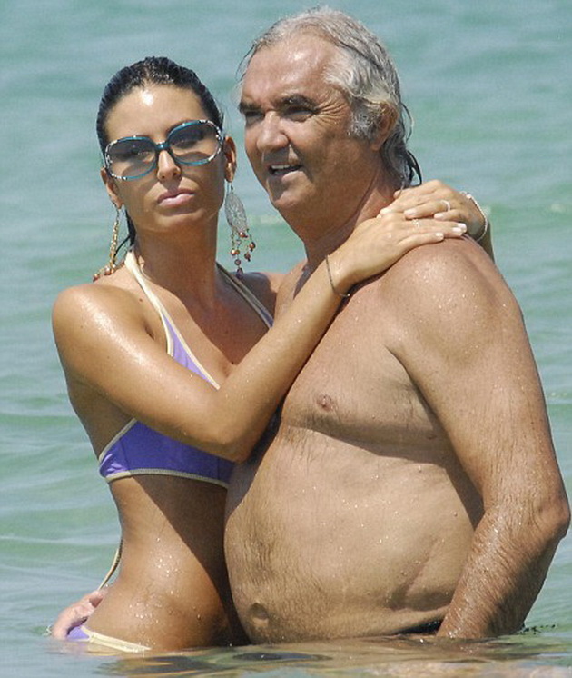 30-godini-pomladata-bivsha-sopruga-na-falvio-briatore-70-vo-sovrsheno-bikini-izdanie-03.jpg