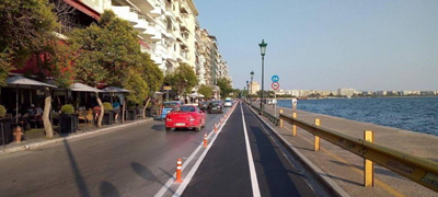 bravo-od-ulicata-pokraj-moreto-solun-edna-avtomobilska-lenta-ja-prenamenuva-vo-2-velosipedski-01povekje.jpg