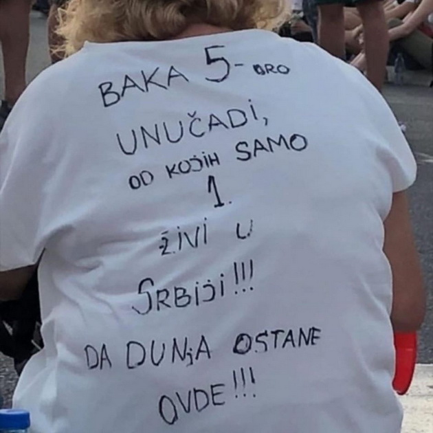 jas-sum-baba-na-5-vnuci-najemotivnata-poraka-od-protestite-vo-srbija-foto-02povekje.jpg