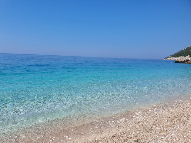 bev-na-odmor-vo-dermi-albanija-zoshto-toplo-go-preporachuvam-05.jpg