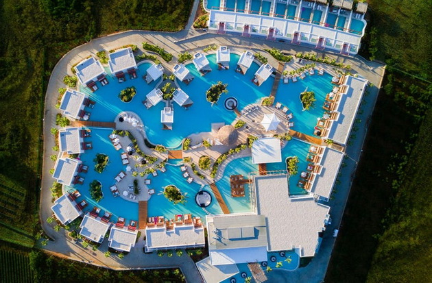 hotel-na-grchkiot-ostrov-krit-ima-bungalovi-nad-voda-isto-kako-na-maldivite-foto-02.jpg
