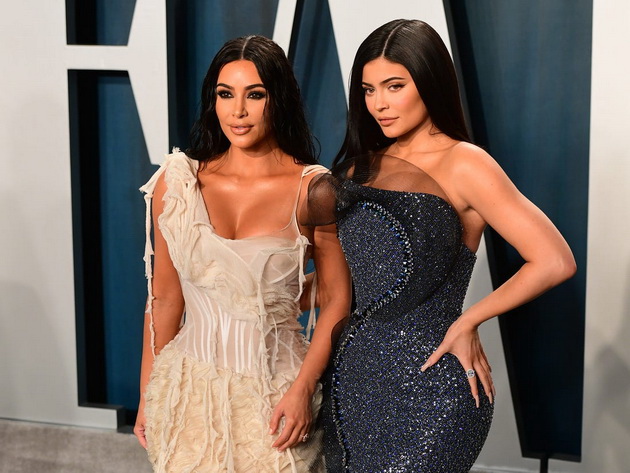 10-teshki-pravila-koi-gi-pochituvaat-chlenovite-na-semejstvoto-kardashijan-za-slava-08.jpg