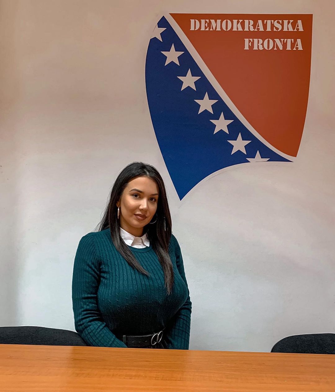 influenserka-se-kandidirashe-za-sovetnik-vo-tuzla-na-instagram-ima-170-000-sledbenici-na-izborite-samo-88-glasovi-02.jpg