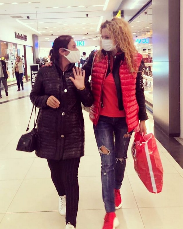 peenje-izlozhba-shoping-suzana-turundzhieva-i-atidzhe-imale-navistina-zabaven-den-foto-08.jpg