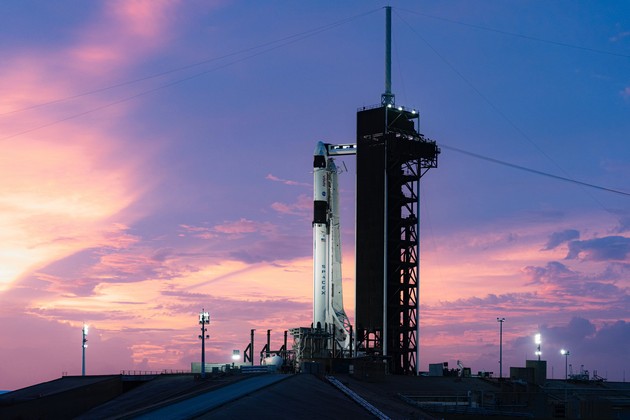 posle-uspeshnoto-lansiranje-so-raketata-falcon-9-crew-dragon-vtorpat-nosi-astronauti-do-megjunarodnata-vselenska-stanica-foto-video-06.jpg