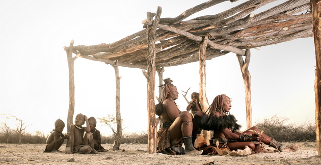 site-se-toples-zenite-imaat-seks-so-gostinot-interesni-fakti-za-najubavoto-afrikansko-pleme-himba-13.jpg