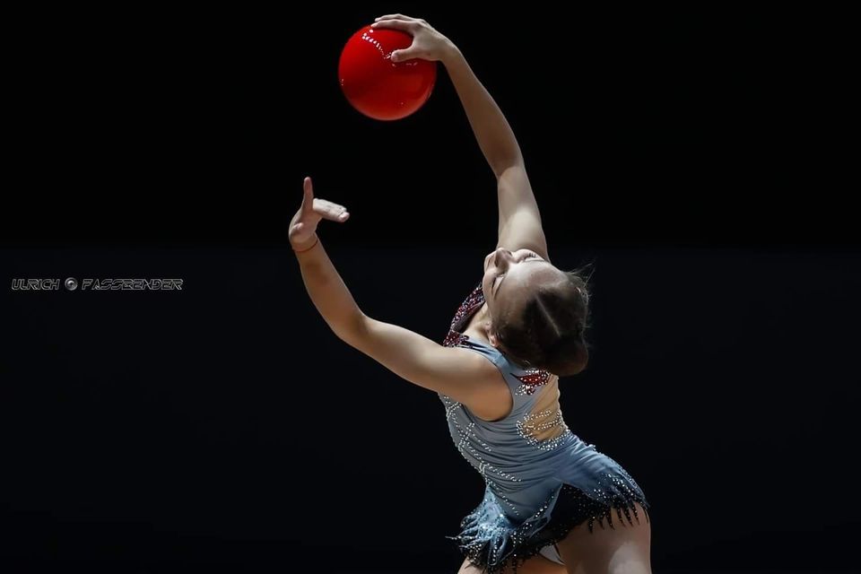 talentiranata-makedonka-rejchel-stojanov-so-izvonreden-performans-na-evropskoto-prvenstvo-vo-ritmichka-gimnastika-foto-video7.jpg