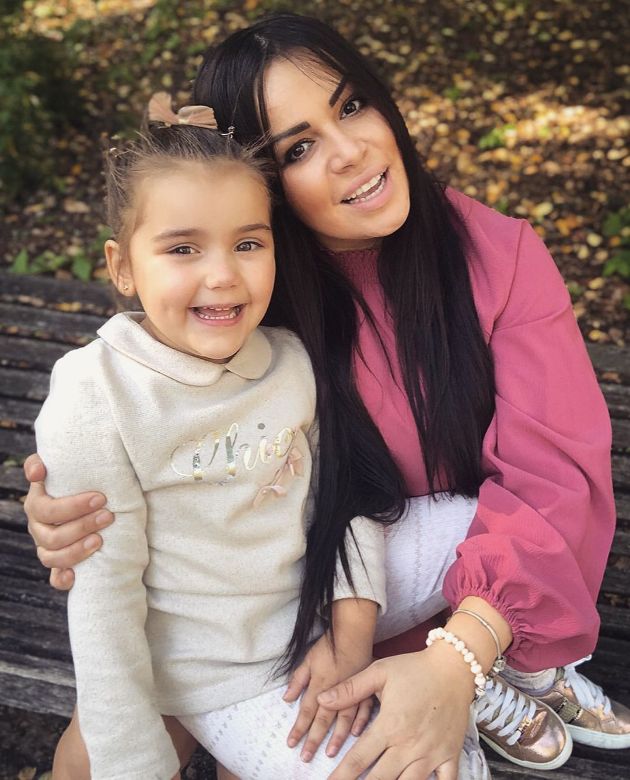 intervju-so-majkata-na-najpopularnoto-devojche-na-instagram-vo-regionot-niki-e-prirodno-zborlesta-ne-ja-forsiram-na-nishto12.jpg