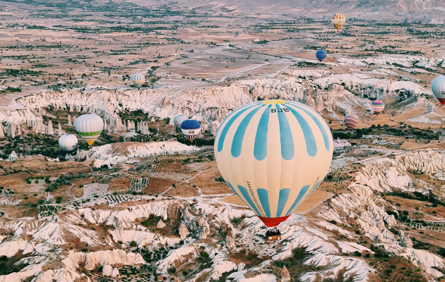 monika potter za vreme na pandemijava treba da ste na aerodrom tri casa pred let a vistinska magija e da se leta vo balon za vreme na izgrejsonce 9