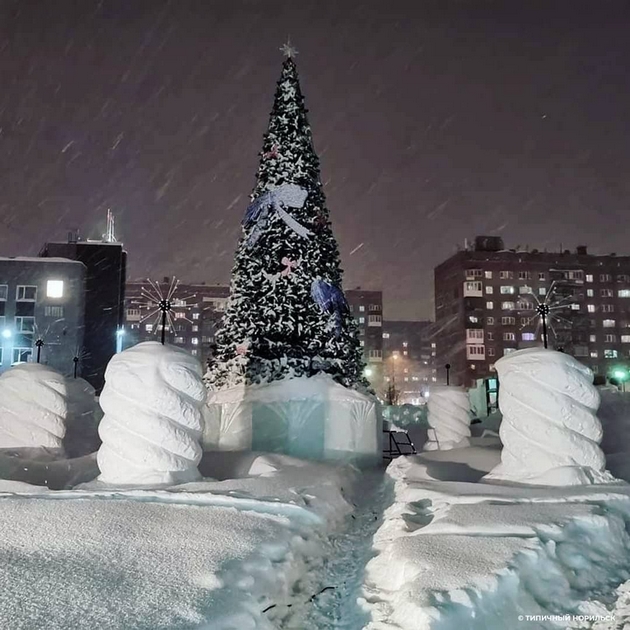 norilsk-najseverniot-grad-vo-rusija-izgleda-volshebno-posle-5-dnevnata-snezhna-bura-foto-07.jpg