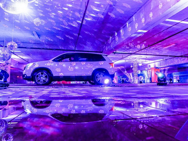prednovogodishnata-atmosfera-vo-vreme-na-korona-niz-zemjite-vo-svetot-foto-12.jpg
