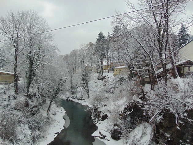 7-uredeni-ski-pateki-na-1744m-n-v-na-skijanje-na-golija-srbija-10.JPG