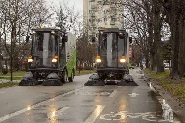 za-pochisto-skopje-10-novi-mashini-za-metenje-na-javnite-i-na-soobrakjajnite-povrshini-04.jpg