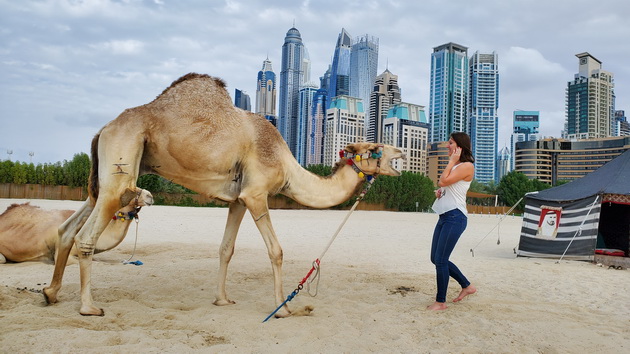daniela-stankovska-za-dubai-od-burdj-kalifa-go-vidov-najubavoto-zajdisonce-izmrznav-srede-pustina-na-dozhd-05.jpg
