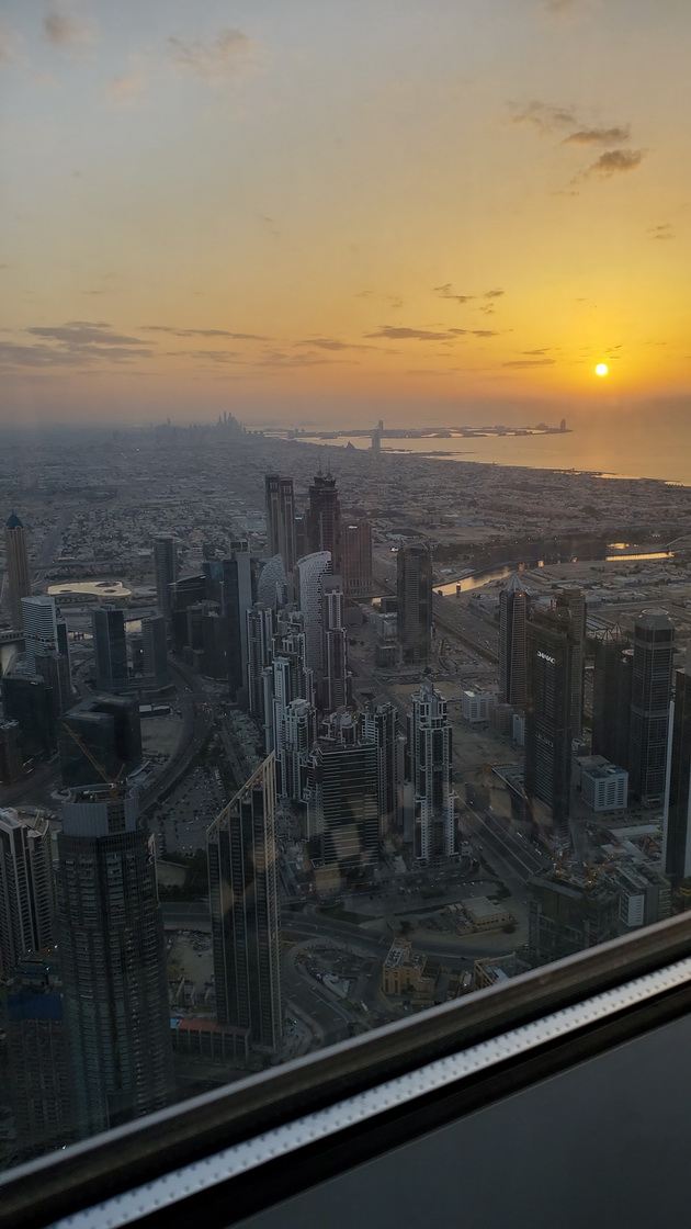 daniela-stankovska-za-dubai-od-burdj-kalifa-go-vidov-najubavoto-zajdisonce-izmrznav-srede-pustina-na-dozhd-29.jpg