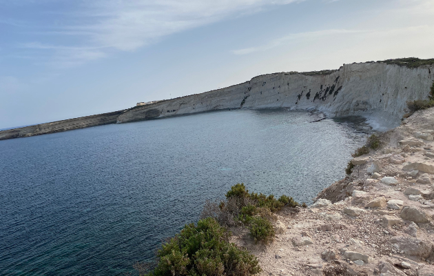 ivana mladenovska sakav da ziveam vo drzava kade mozev da napreduvam vo karierata no i da ima mediteranska klima i taka zavrsiv na malta 13