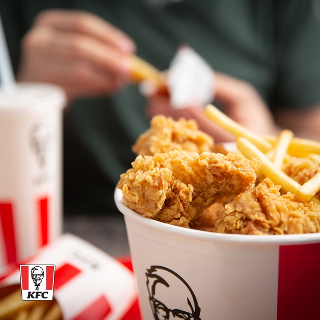 novo-kfc-delivery-otsega-besplatna-dostava-na-najvkusnoto-pileshko-do-tvojot-dom-05.jpg