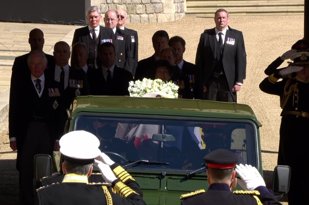 posledno-isprakjanje-na-princot-filip-zapochna-ceremonijata-so-site-kralski-protokoli-foto-video-05.jpg