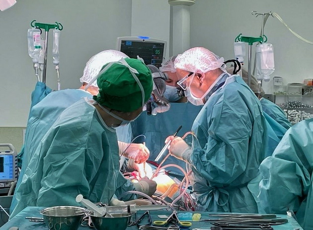 vo-tek-e-tretata-transplantacija-na-srce-vo-istorijata-na-makedonija-bravo-za-doktorite-i-semejstvoto-03.jpg