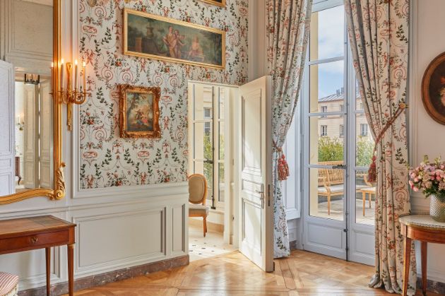 Otvoren-hotel-vo-dvorecot-Versaj-fotografii-od-luksuzot-na-francuskite-kralevi-11.jpg