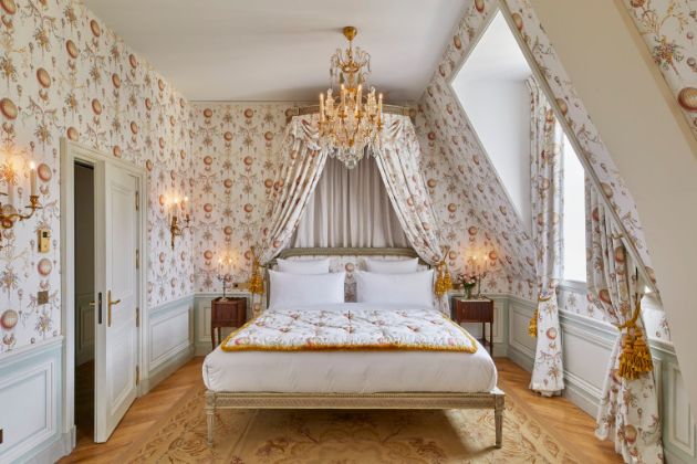Otvoren-hotel-vo-dvorecot-Versaj-fotografii-od-luksuzot-na-francuskite-kralevi-12.jpg