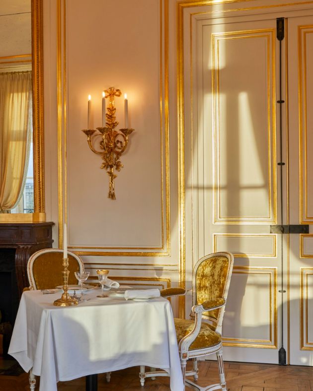 Otvoren-hotel-vo-dvorecot-Versaj-fotografii-od-luksuzot-na-francuskite-kralevi-15.jpg
