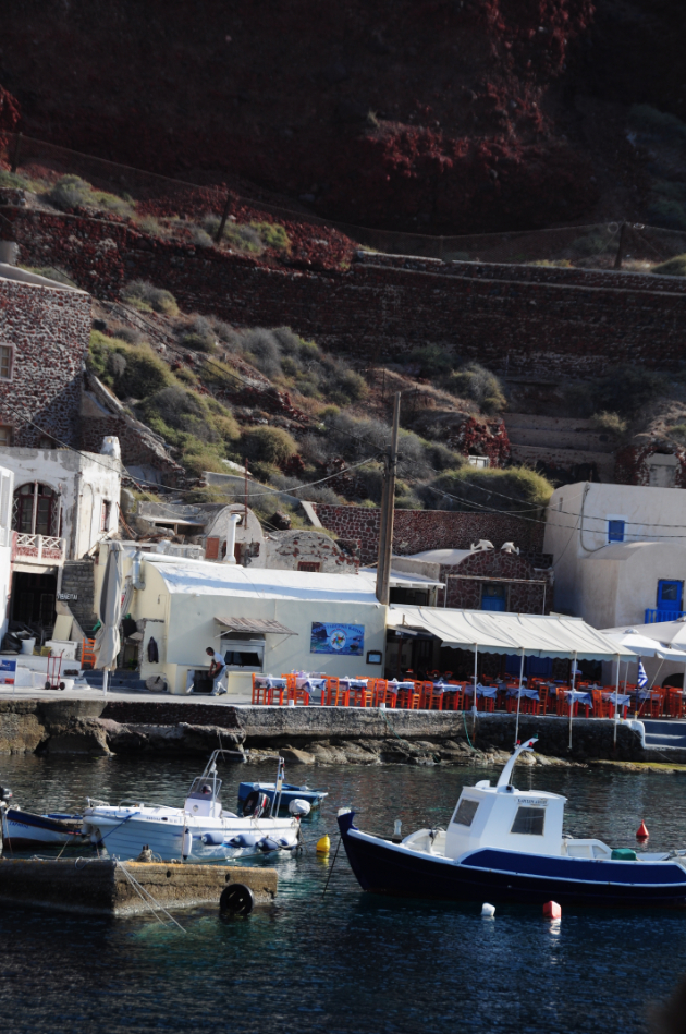 ocekuvanja-i-realnost-od-santorini-voodushevena-i-razocarana-pogled-za-milion-dolari-belo-sini-kukji-no-i-vajkani-ulici-i-losh-miris-47.jpg