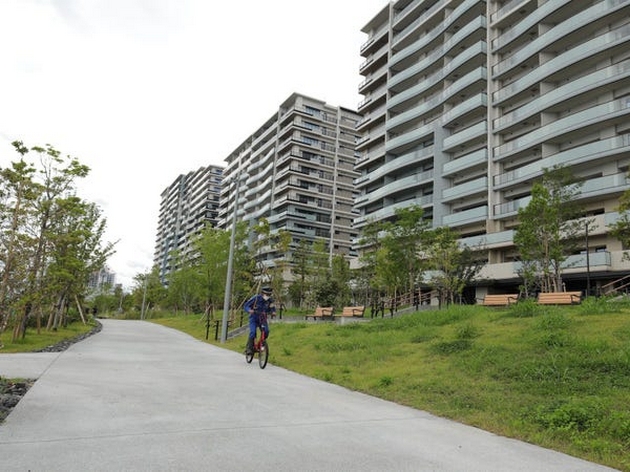 trpezarija-na-dva-kata-poseben-hotel-za-izolacija-na-zarazeni-kako-izgleda-olimpiskoto-selo-vo-tokio-foto-03.jpg