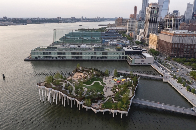 unikaten-ostrovski-park-vo-rekata-hadson-vo-njujork-izgradbata-traela-osum-godini-foto-0.jpg