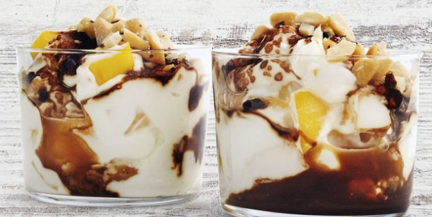 Ledeno-kremasto-zadovolstvo-so-grcki-jogurt-i-mango (2).jpg
