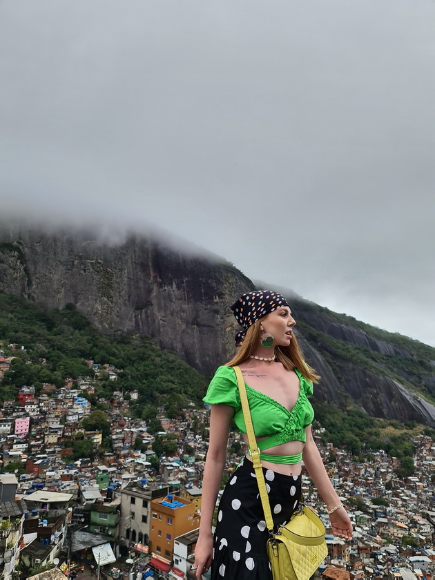 daniela-gjurovska-ja-posetivme-najgolemata-favela-vo-rio-de-zhaneiro-vo-brazil-gi-vidov-najubavite-plazhi-dosega-16.jpg