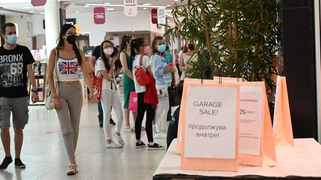 golem-broj-na-posetiteli-na-prviot-den-od-garage-sale-vo-ramstore-mall-01.JPG