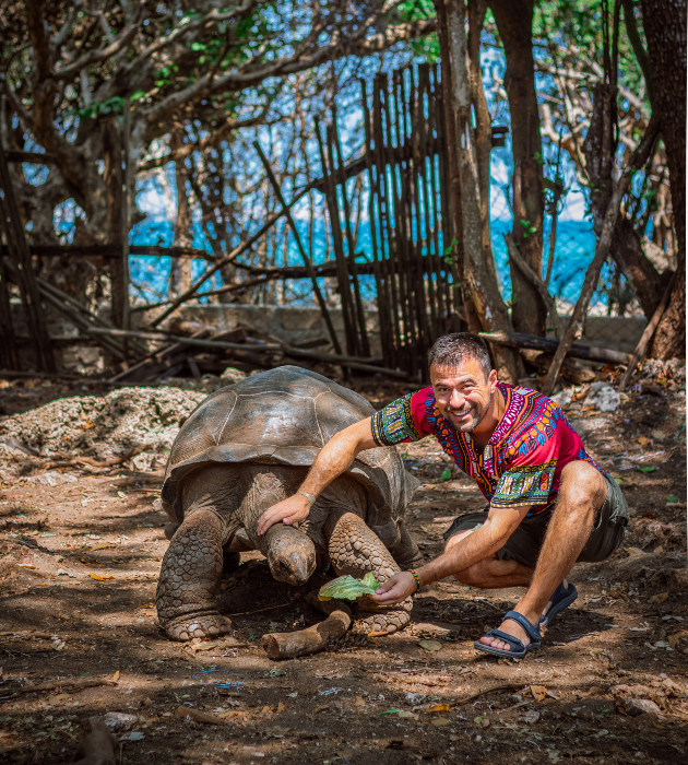 zanzibar prijatni lokalci zelki stari i po 100 godini djungla so zacini i indiski okean 4 copy