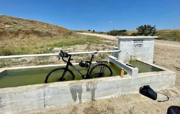 dime trajanovski od makedonija do turcija so velosiped luhjeto sto gi zapaznavav se ljubeznii dnevno pominuvav od 80 do 100 kilometri 1